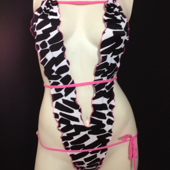 Sexy swimwear Molokini black-and-white