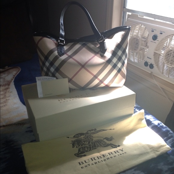 Selling a Burberry bag