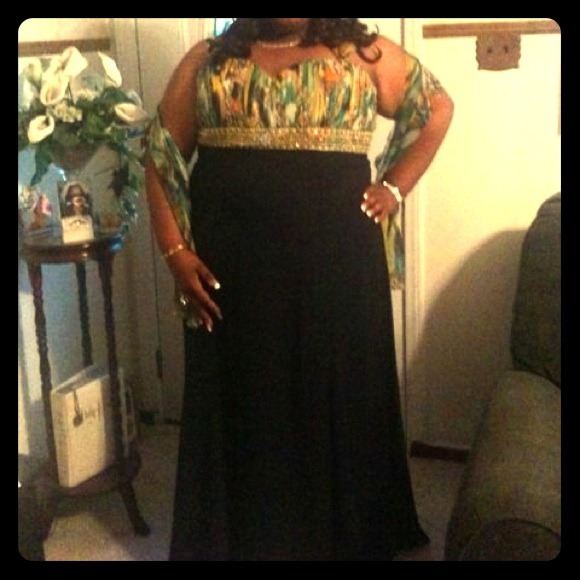 MAKE AN OFFER!! Beautiful Jay West Gown worn once!