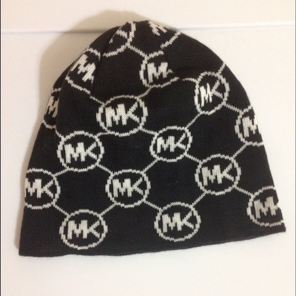 Michael Kors hat✨Never been worn✨