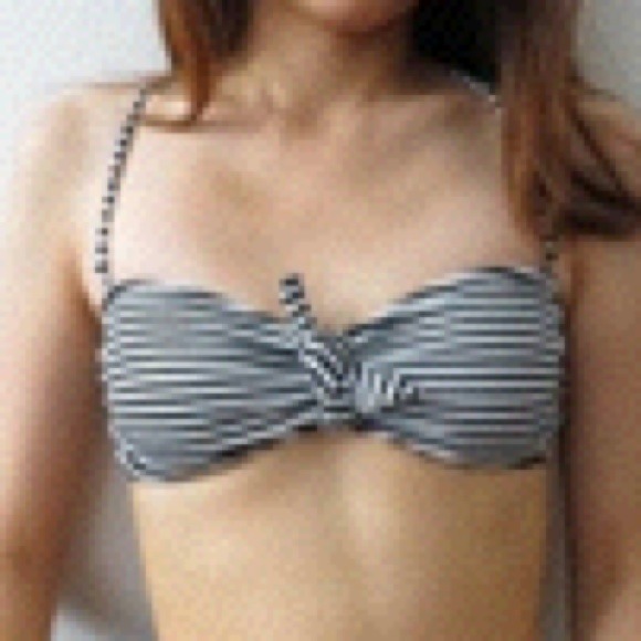 Victoria's secret bikini top - black and white - Picture 2 of 3