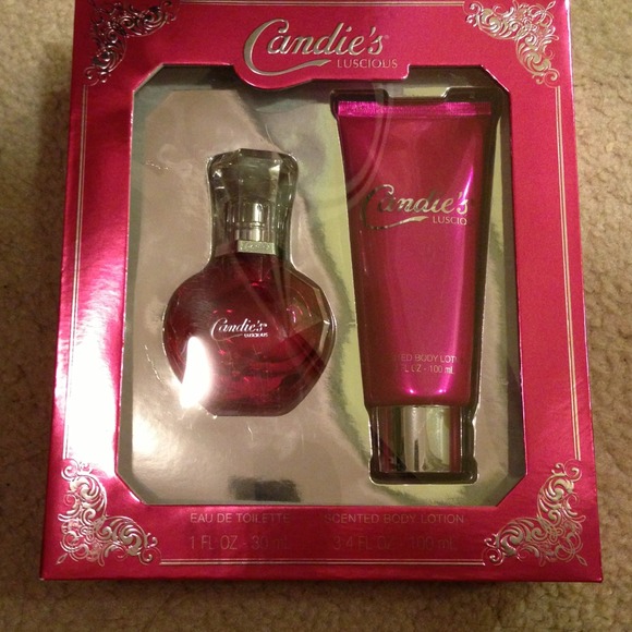 🌟🌟SOLD🌟🌟 Set of perfume .. @tiaclark