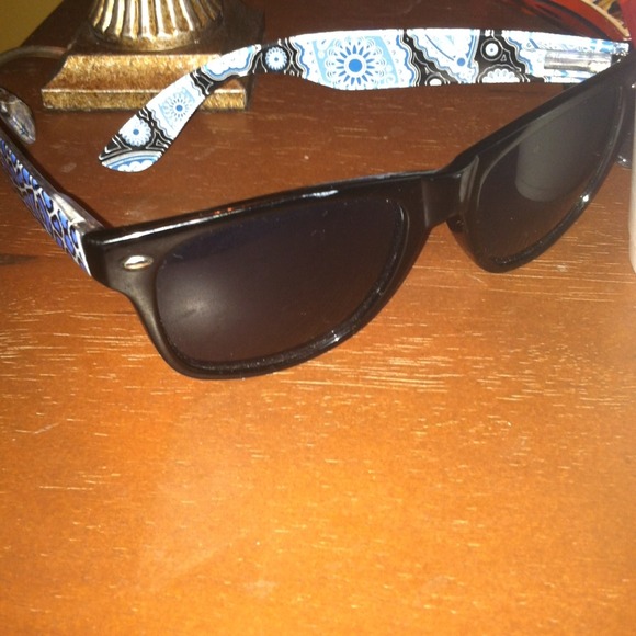 Tinted blue Design Shades
