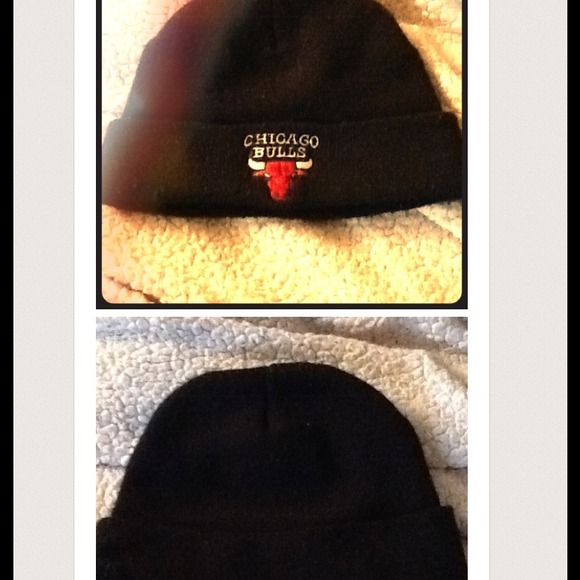 Bundle beanie, SnapBack, and jordans - Picture 3 of 3