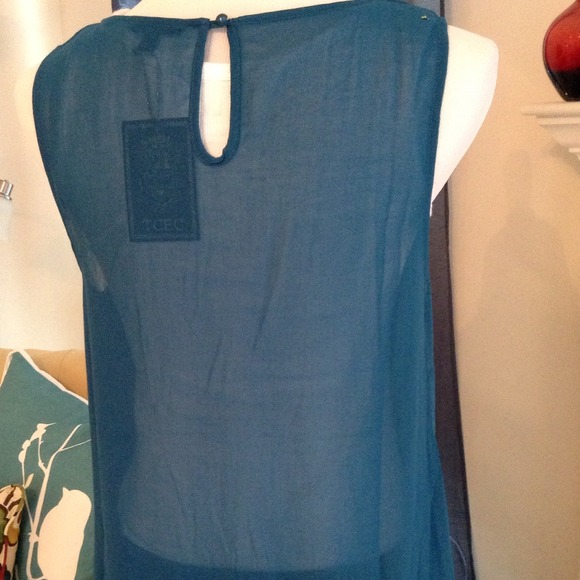 CONSIGNED LOCALLY Sleeveless Teal Flowy Layered 💖 - Picture 4 of 4