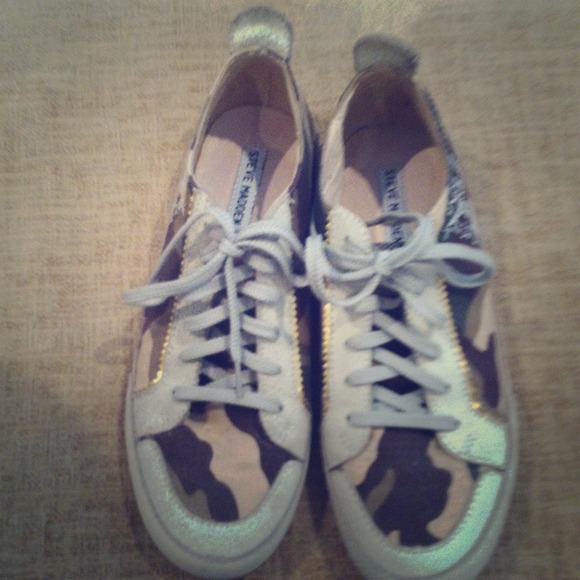 Steve Madden Camo Sneakers