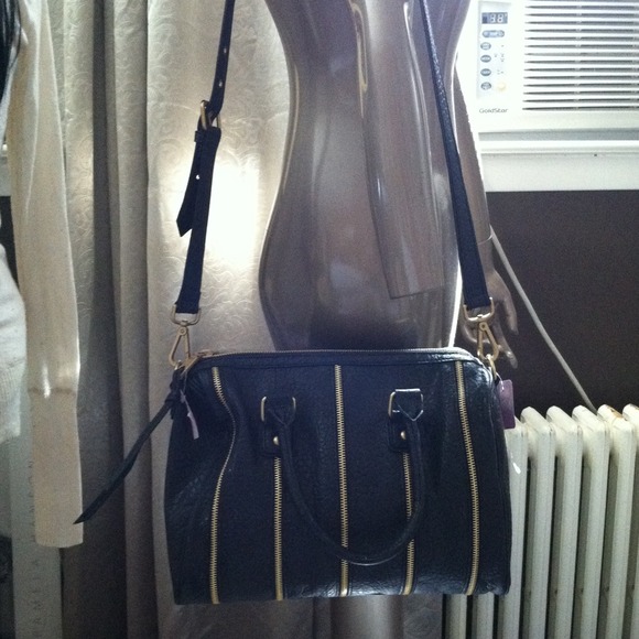 New!!!!!R & Em cross body