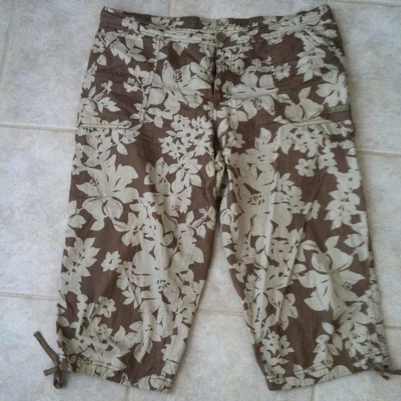 SOLD 🍁🍂🍁Capris🍁🍂🍁