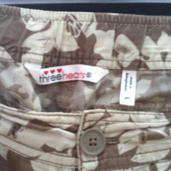 SOLD ๐๐๐Capris๐๐๐ - Picture 2 of 4