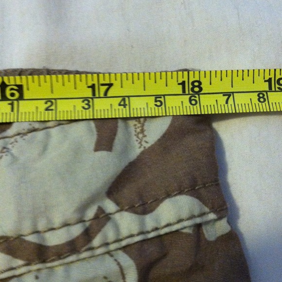 SOLD ๐๐๐Capris๐๐๐ - Picture 4 of 4