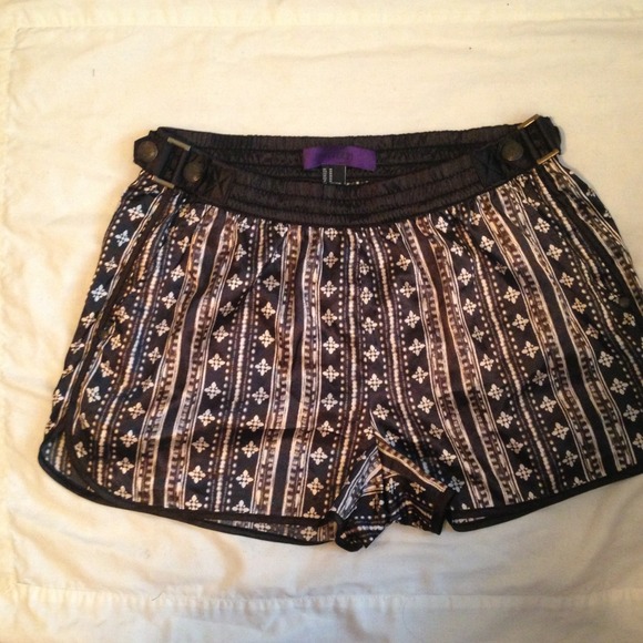 Cute patterned silky shorts!