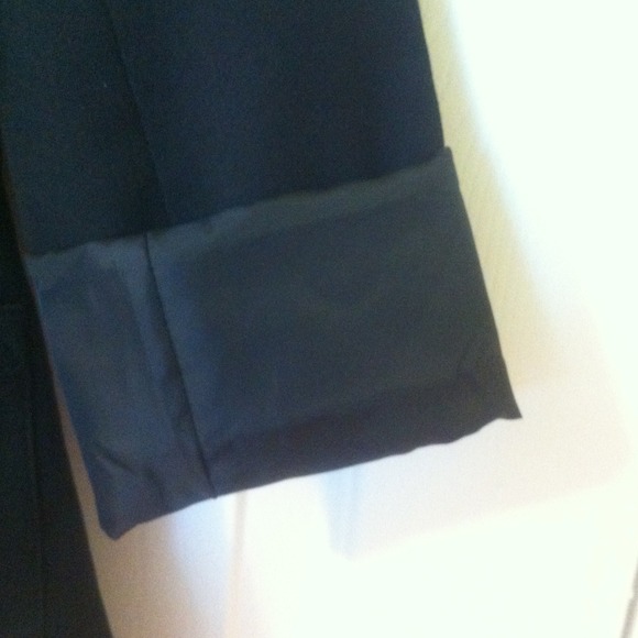 Classic H&M black blazer! - Picture 2 of 4