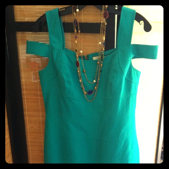 Amazing Teal dress.