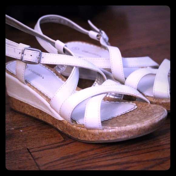 Xhilaration Wedges size 5