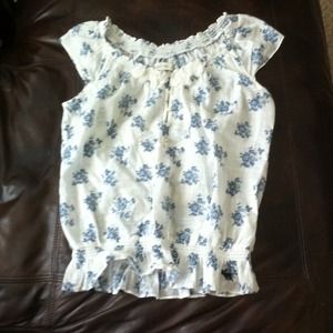 Abercrombie & Fitch very pretty top