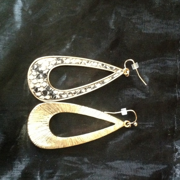 ✨EARRINGS!!
