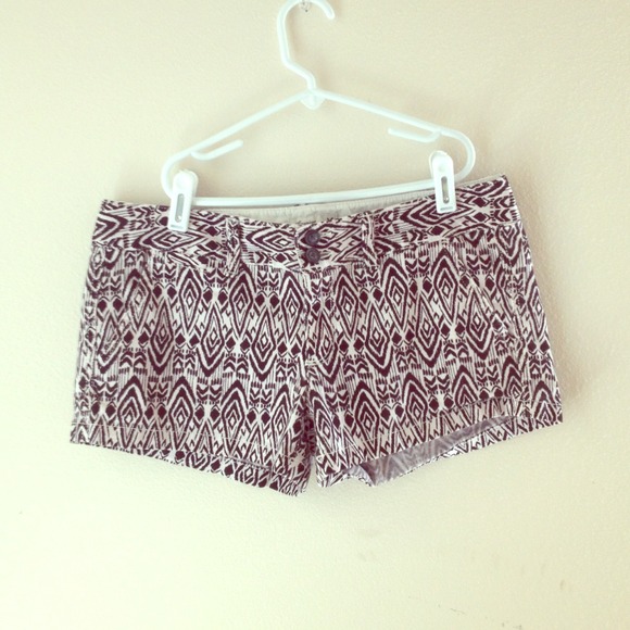 🎀 Reduced! American Eagle tribal print shorts