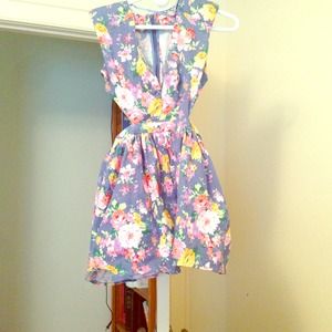 Floral Cut-Out Cute Dress (brand new)