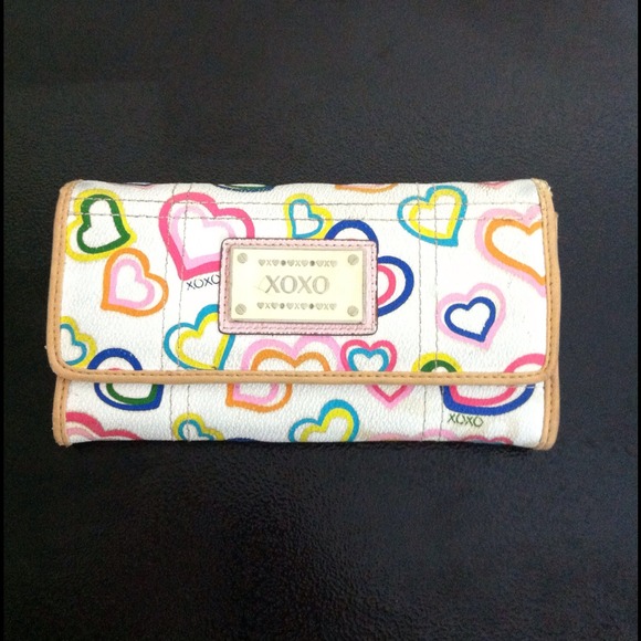 ⛔️SOLD!⛔️XOXO Trifold Checkbook Wallet Hearts