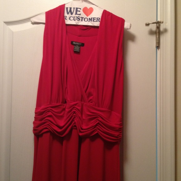 Red Dress - Picture 2 of 4