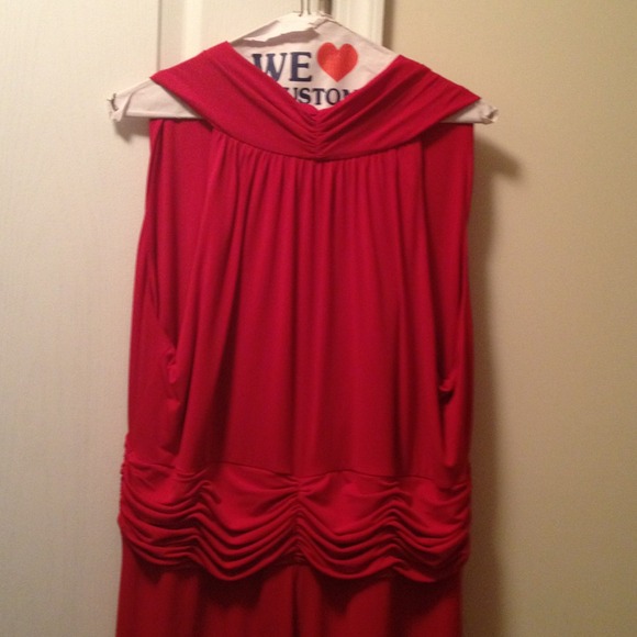 Red Dress - Picture 3 of 4