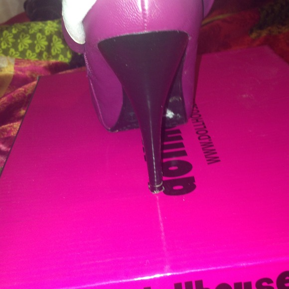 Raspberry rose bootie - Picture 3 of 3