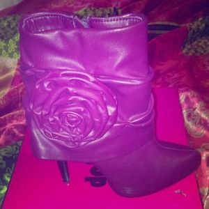 Raspberry rose bootie