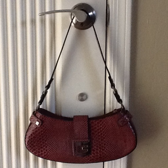 *LIKE NEW* Red Guess Handbag