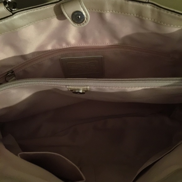 Authentic coach shoulder bag F20013 silver/taupe - Picture 3 of 4