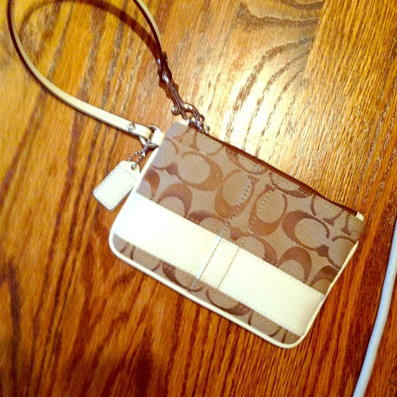 brand new coach wristlet!!