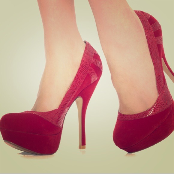 Red pump  just fab