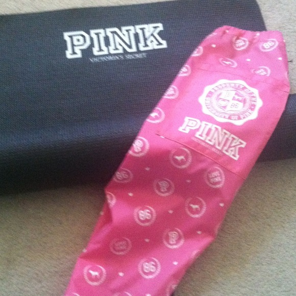 VS PINK yoga mat