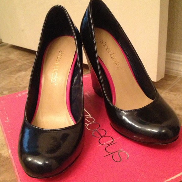 Gently used Navy blue Shoedazzle Kiera wedge.