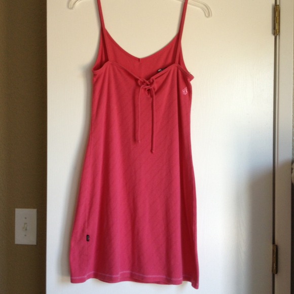 Volcom summer dress like new! - Picture 2 of 2