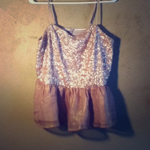 ⛔Sold⛔Gold sparkle tank✨✨