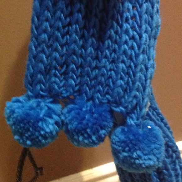 Scarf - Picture 2 of 2