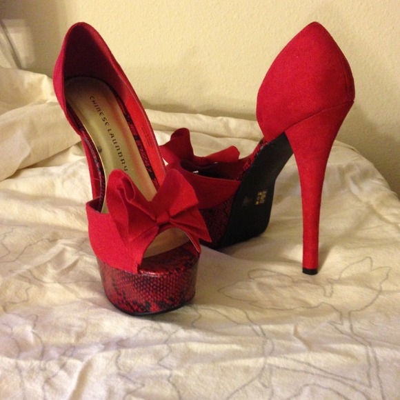 Peep Toe Pumps HOLD