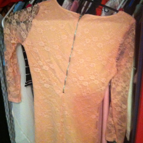 Sexy peach dress 🌟 - Picture 3 of 3