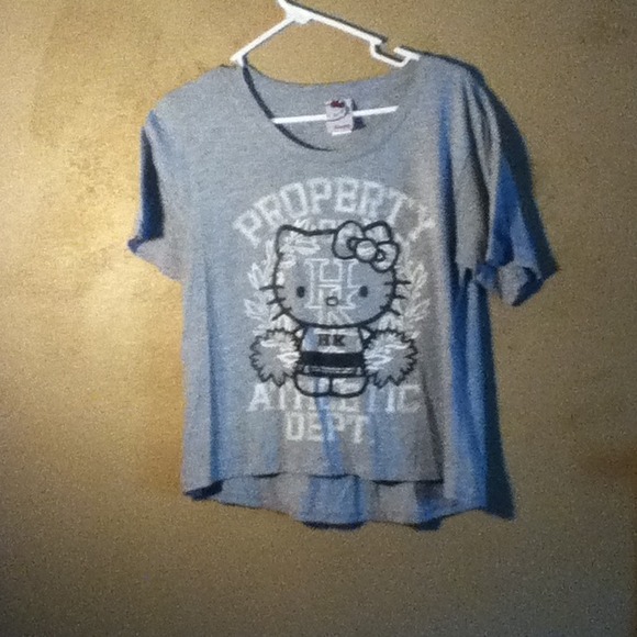 ⛔Sold⛔Hello kitty high low shirt ✨✨✨
