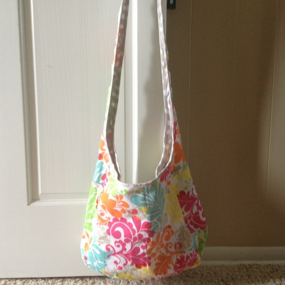 ❌❌SOLD❌❌Thirty One Island Damask Inside Out Tote