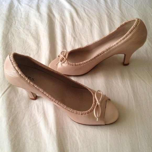 Leather peep toe  8M - Picture 2 of 4