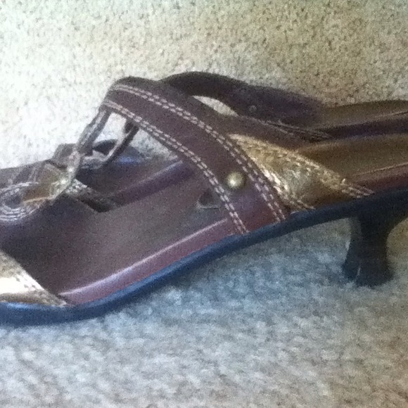 Shoes - Picture 3 of 3