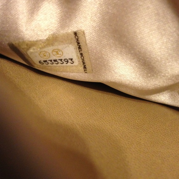 Authentic Chanel Wallet on Chain gray color - Picture 3 of 5