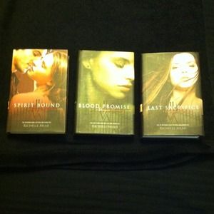 Vampire Diaries (hardback)