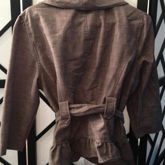 Casual Ruffled Work Jacket - Picture 2 of 4