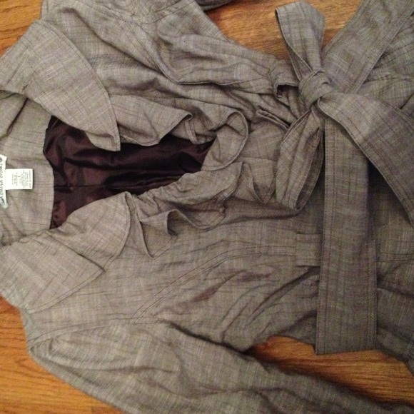 Casual Ruffled Work Jacket - Picture 4 of 4