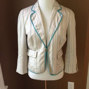 ⭐REDUCED⭐ Express Studio jacket size 6