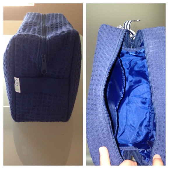 Makeup bag, Hollister jeggings, Abercrombie shorts