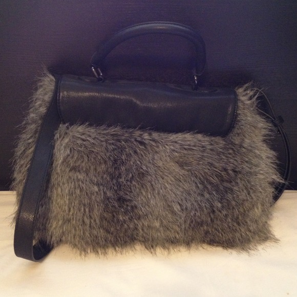 Authentic NWT Armani Exchange satchel - Picture 3 of 4