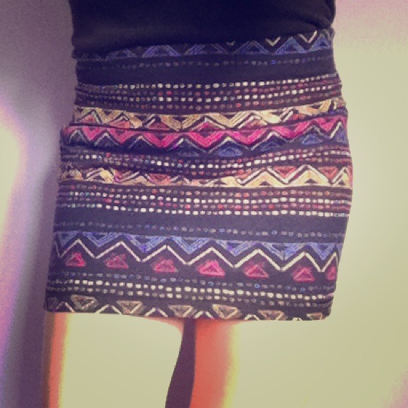 Tribal/Aztec print body con skirt
